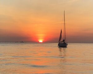 Lisbon: Sunset Cruise with Drinks and Snacks - Price and Value: What $43 Buys on the Tagus