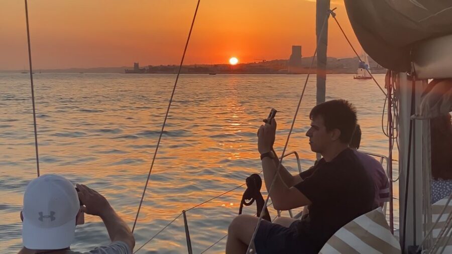 Lisbon: Sunset Cruise with Drinks and Snacks - Stop by Stop: What You’ll See (and What to Expect at Each One)