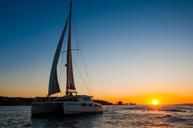 Lisbon: Sunset Cruise With Drinks on Spacious Yacht - Your 2-Hour Route: What You’ll See From the Water
