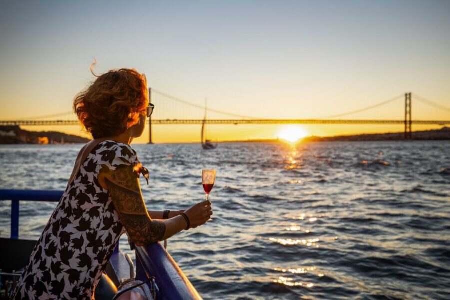 Lisbon: Sunset Cruise with Live DJ and Drinks - MAAT Café & Kitchen: A Quick Modern Detour on the River Route