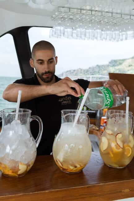 Lisbon: Sunset/Night Boat Party with Open Bar, Snacks & DJ - Who this sunset DJ cruise is best for