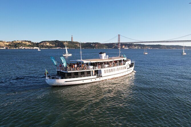 Lisbon: Sunset on board with music & drinks - Quick hits you’ll actually use