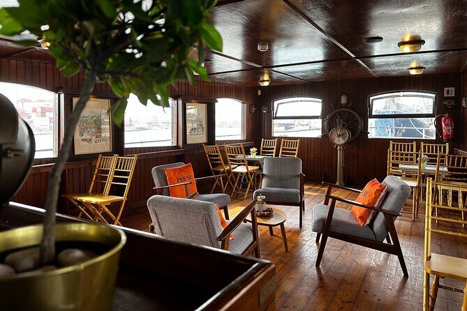 Lisbon: Sunset on board with music & drinks - Price and value: why $18.97 can feel like a bargain