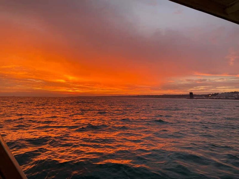 Lisbon: Sunset Sailing Boat Tour with Drinks - Sunset Sailing on the Tagus: Why This Cruise Clicks in Lisbon
