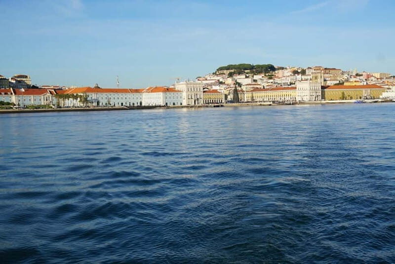 Lisbon: Sunset Sailing Boat Tour with Drinks - The 2-Hour Cruise: A Stop-by-Stop Look at What You’ll See