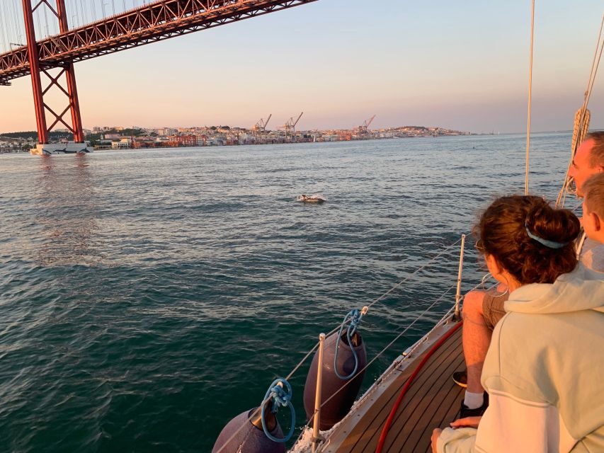Lisbon: Sunset Sailing Cruise with Wine - FAQ