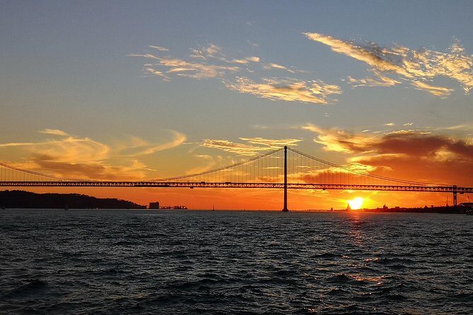 Lisbon Sunset Sailing Tour on Luxury Sailing Yacht with 2 Drinks - Why This Sunset Cruise Works Better Than a Quick Bus Stop