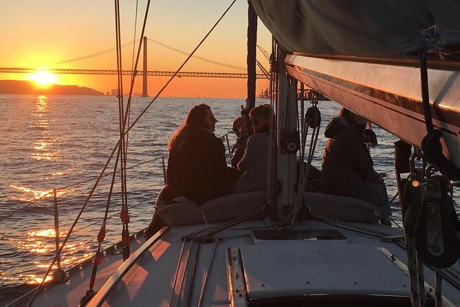Lisbon Sunset Sailing Tour with White or Rosé Wine and Snacks - Meeting point, timing, and what to expect on a small sailboat