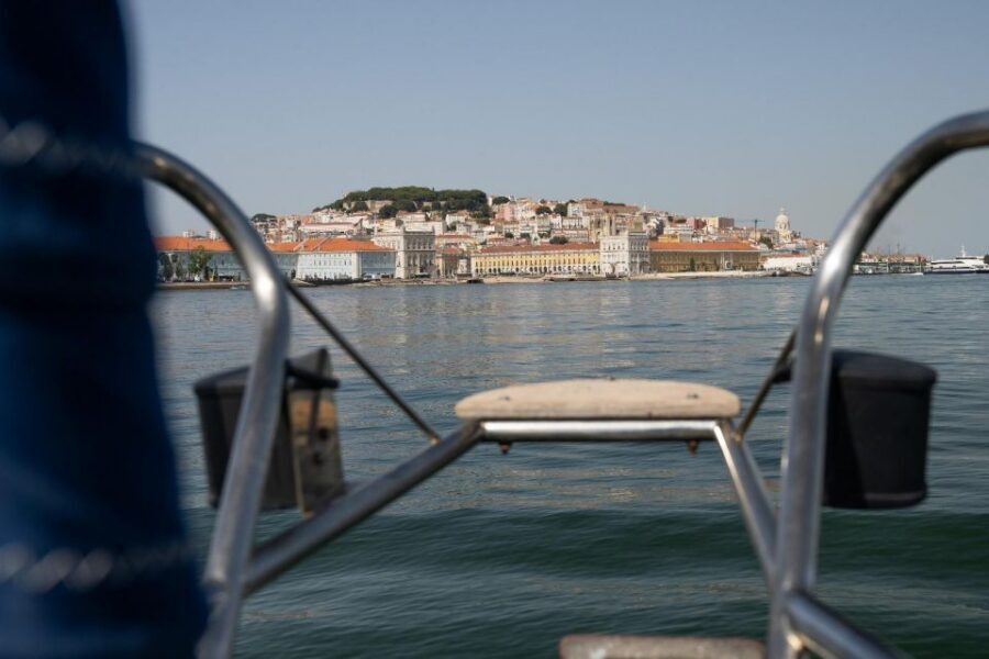 Lisbon: Sunset Sailing with Portuguese Wine and History - What the Crew Does (and Why It Matters)