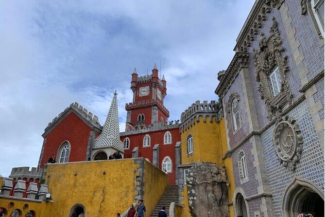 Lisbon Super Saver: 2-Day Sintra, Cascais, Fatima, Nazare and Obidos Small-Group Day Trips - Day 1 wrap: Estoril coast views on the way back