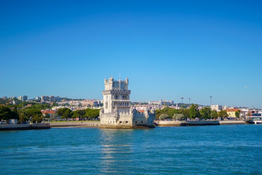 Lisbon: Tagus River Boat Tour with One Drink Included - Key things that make this cruise worth your time
