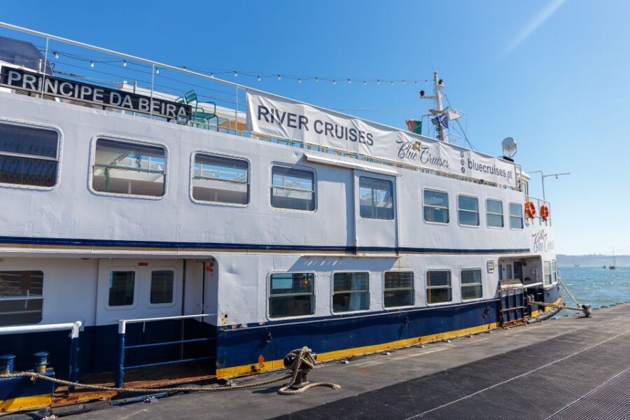 Lisbon: Tagus River Boat Tour with One Drink Included - Audio guide reality check: how to make it feel guided