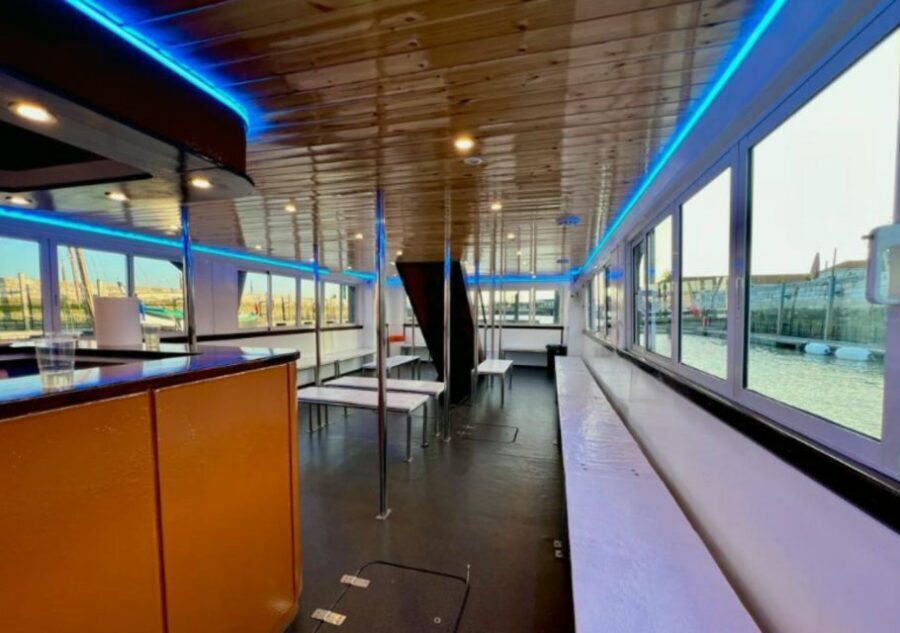 Lisbon: Tagus River Cruise to the Ocean & Dolphin Watching - A dolphin cruise that also gives you Lisbon’s waterfront tour