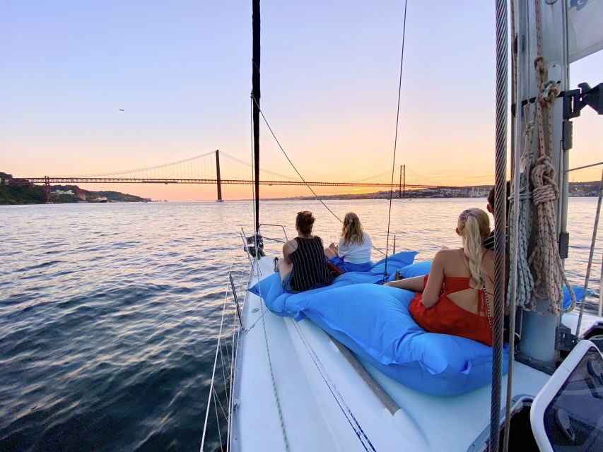 Lisbon: Tagus River Sunset Cruise with Drinks - The 25 de Abril Bridge at golden hour: pure postcard energy, from real motion