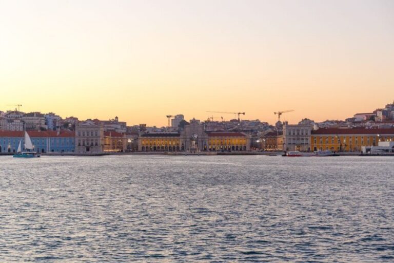 Lisbon: Tagus River Sunset Tour with Snacks and Drink - Getting Tickets Straight at Estação Fluvial Sul e Sueste (Blue Cruises Counter 3)