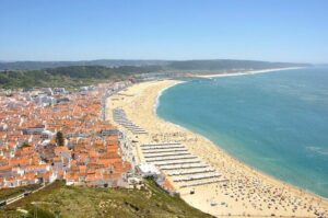 Lisbon to Porto Up to 4 Stops: Obidos, Nazare, Fatima and Aveiro - Óbidos Castle Walls: Short Walks, Big Castle Drama, Great Cherry Liqueur