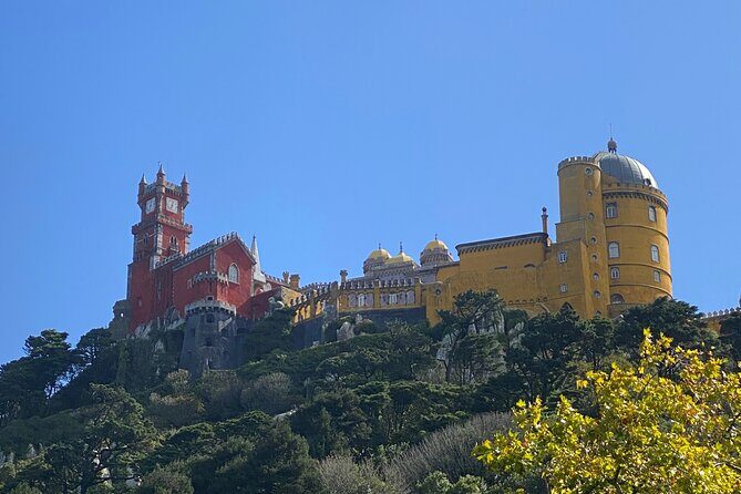 Lisbon to Sintra Pena & Regaleira guided tour in 8pax group - Centro Histórico for 15 minutes: quick orientation, not a full wander