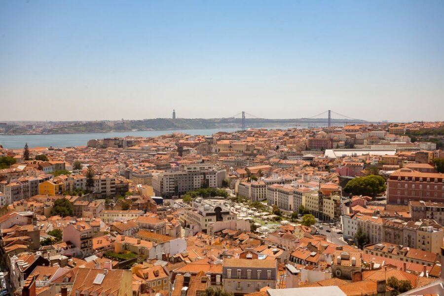 Lisbon Tram No. 28 Ride & Walking Tour - Hilltop sights: Sé de Lisboa, São Vicente de Fora, and the Pantheon story