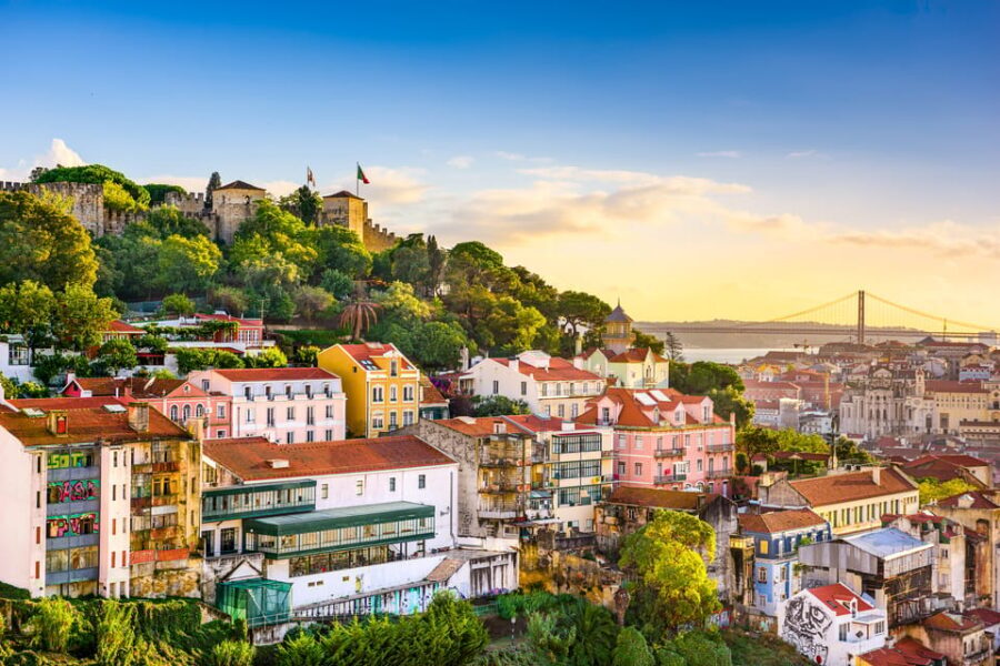 Lisbon's historic old town in a tuk-tuk in German - Mouraria into Graça: street-level Lisbon and the climb upward