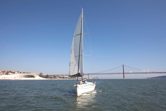 Morning Sailing Tour in Tagus River from Lisbon - Quick decision: should you book this 11:00 am cruise?