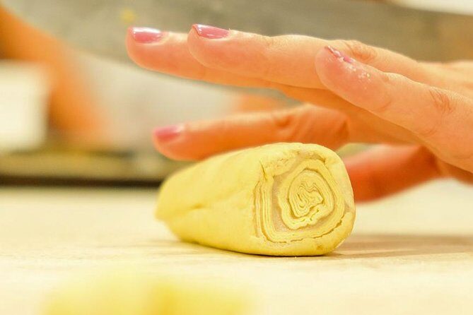 Pastel de Nata Masterclass at a Real Bakery in Downtown Lisbon - Baking for real results: using a professional oven