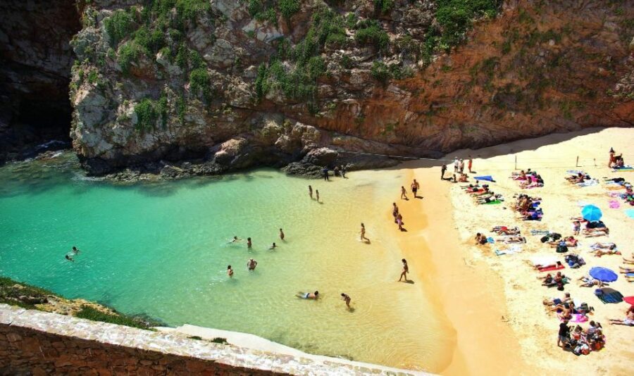 Peniche: Berlengas Island Trip, Hiking and Cave Tour - The sea crossing: catamaran speed versus smaller-boat calm