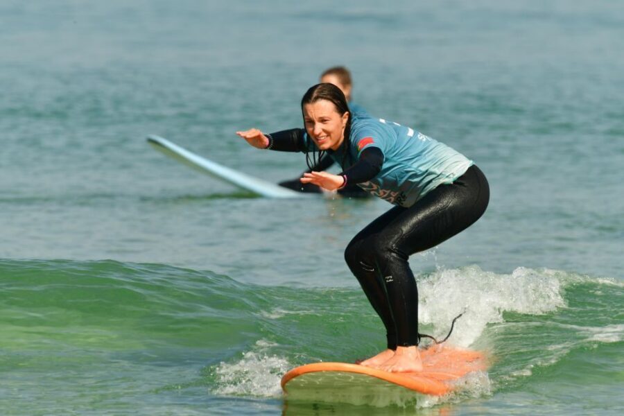 Peniche:Surf lessons Beginners ,Intermediate, advance level - Instructors and languages: who teaches you and what that means