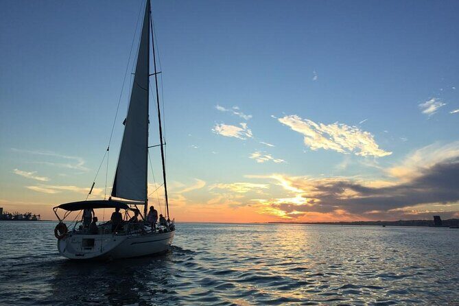 Private Sailing Cruise in Lisbon with Drinks - Where you meet, what you should bring, and how the 2-hour flow works