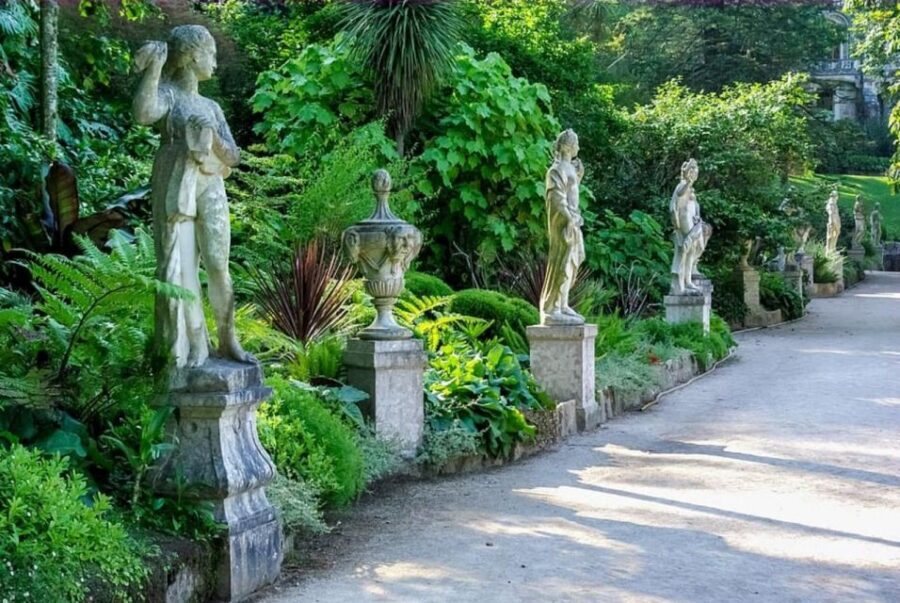 Quinta da Regaleira Skip-the-Ticket-Line Entry & Audioguide - Audio guide on your phone: best use of your headphones