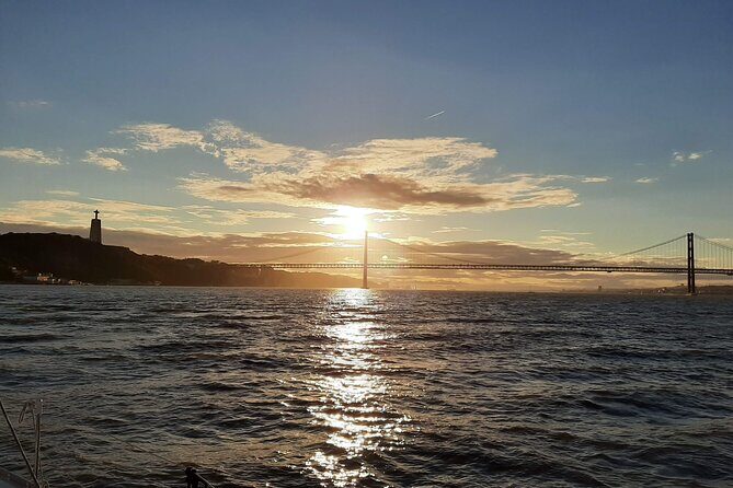 Relaxing Sailboat Cruise along the Tagus - Monument to the Discoveries and the return under a new light