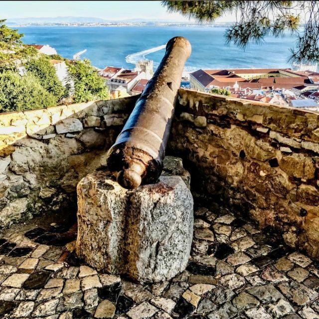 São Jorge Castle Skip-the-line Entry Ticket - Peacocks, photos, and the casual vibe of the grounds
