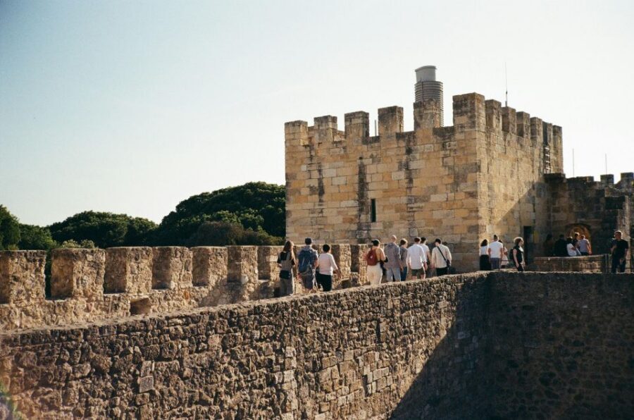 São Jorge Castle Skip-the-line Entry Ticket - Views over Lisbon and the Tagus: plan your timing like a pro