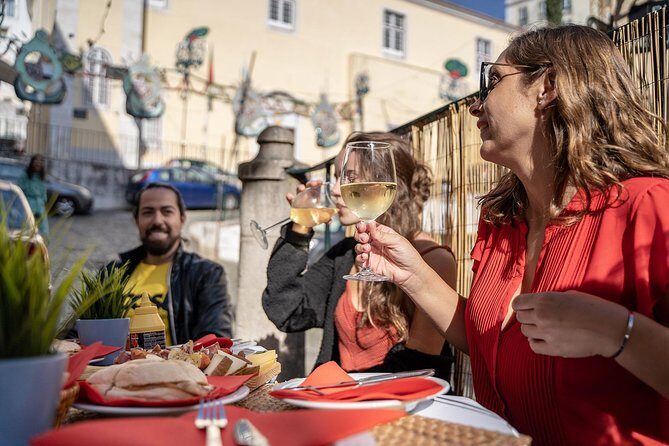 Segway Food Tour of Alfama and Old Town Lisbon - Miradouro Senhora do Monte: a quick hilltop reset