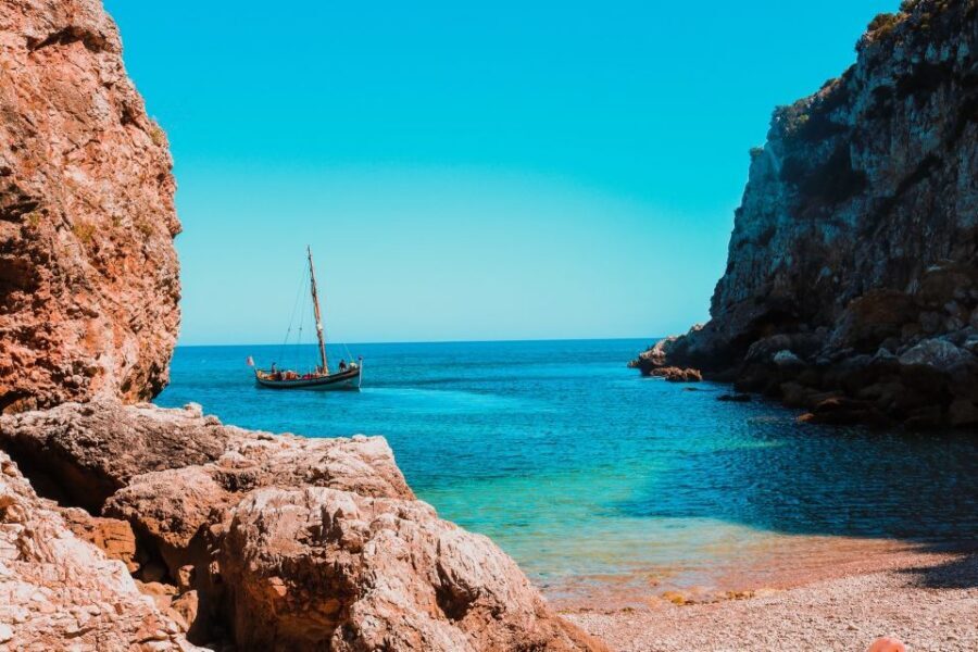Sesimbra: Arrábida Beaches & Caves Boat Tour with Snorkeling - Price and value: why $58 can be fair for this kind of outing