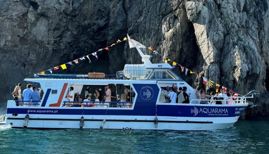 Sesimbra: Family Friendly Boat Sea Tour w/ Submarine Vision - Inferno Beach and California Beach: the final stretch of scenery