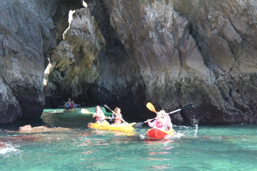 Sesimbra: Ribeiro Cavalo Beach, Caves, & Arrábida Kayak Tour - On the way back: plan for your “second wind” (or your second workout)