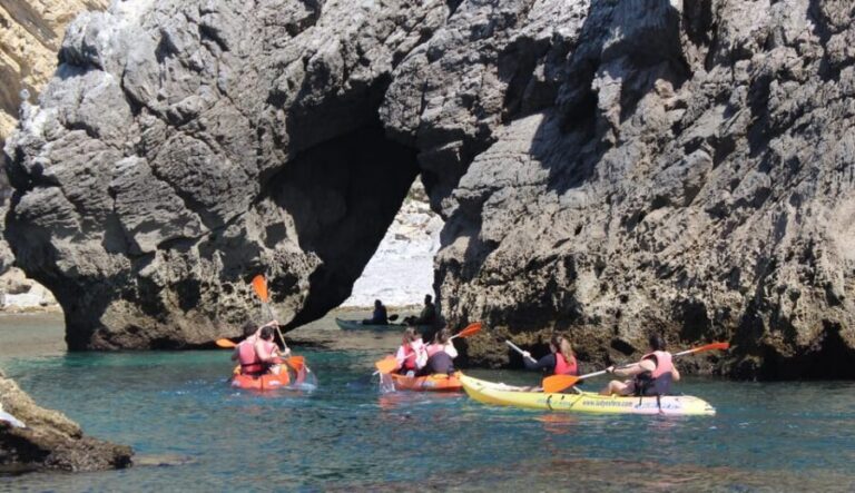 Sesimbra: Ribeiro Cavalo Beach, Caves, & Arrábida Kayak Tour - Meeting at Sesimbra Harbor and getting set up fast