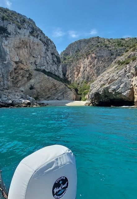 Sesimbra: Secret Bays and Beaches Boat Tour with Snorkeling - Meeting Blue Coast Tours Sesimbra and the small-group advantage