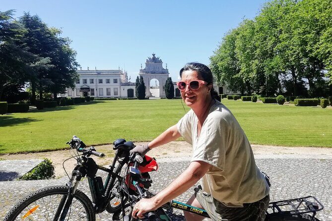 Sintra & Cascais de E-Bike Tour - Lisbon morning: meeting point and getting rolling