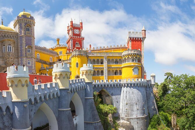 Sintra-Cascais-Pena Palace 8-People Small Group Tour from Lisbon - Guincho, the Jorge O’Neill summer palace, and Cascais fortifications
