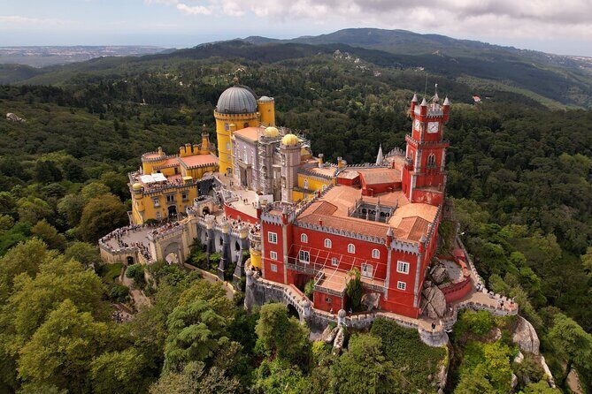 Sintra-Cascais-Pena Palace 8-People Small Group Tour from Lisbon - The morning start: pickup timing and how the day flows