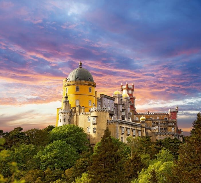 Sintra: Full-Day Deluxe Tour with Pena Palace ticket - Cabo da Roca: The 30-Minute Photo Stop With Real Atmosphere