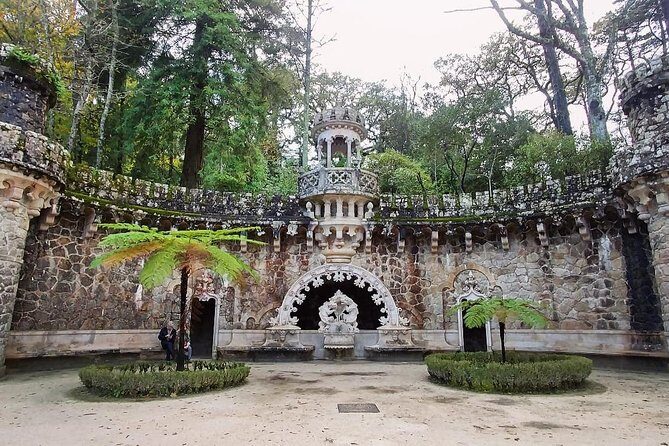 Sintra Full-Day Private Tour - A Journey through Wonderland - Stop 3: Centro Histórico di Sintra for lunch and pastries on your terms