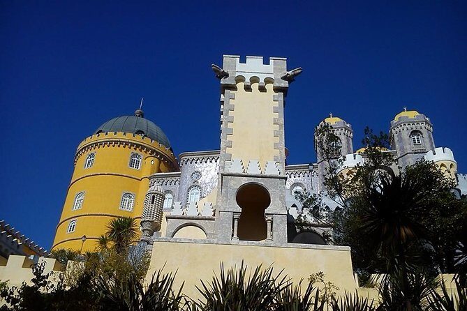 Sintra, Pena Palace, Cabo Roca, Cascais Small Group from Lisbon - Group size, van comfort, and the reality of hearing your guide