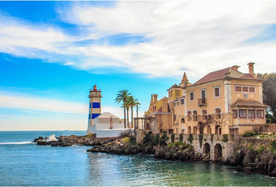 Sintra: Pena Palace, Quinta da Regaleira, Cabo da Roca and Cascais - Sintra arrival: a quick guided intro before you choose your pace
