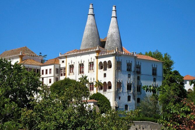 Sintra, Pena Palace, Quinta da Regaleira & Cascais Group Tour - Sintra village free time: use it for lunch and people-watching