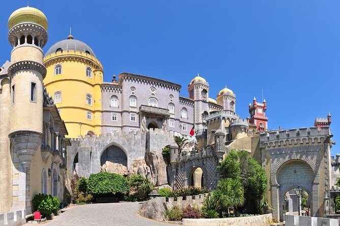 Sintra, Pena Palace, Quinta da Regaleira & Cascais Group Tour - Cascais on foot: sea views plus historic-town strolling