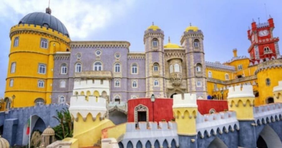 Sintra: Private and Customizable Tour - Queluz Palace as a smart pairing when you want atmosphere without chaos
