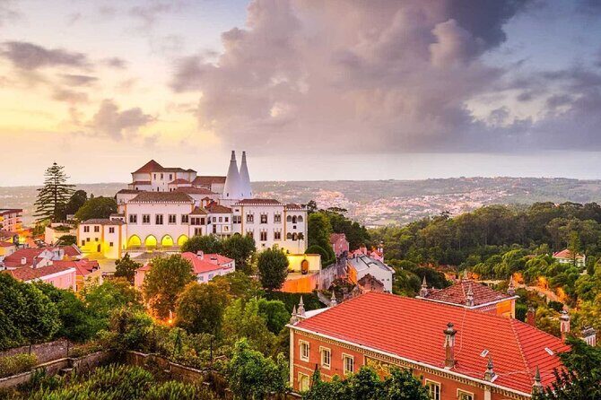 Sintra Private Tour with Tickets: Pena Palace & Moorish Castle - Sintra Mountains and Sabuga Fountain: a short nature reset