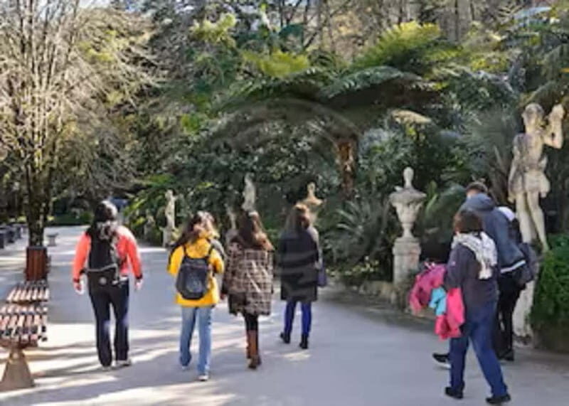 Sintra: Quinta da Regaleira Entry Ticket and Guided Tour - Rain or shine: what to wear so you can enjoy every corner